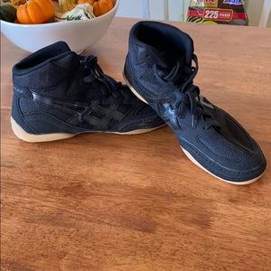 Men’s ASICS wrestling shoe Size 11